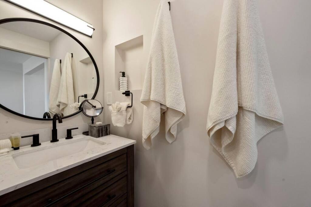 Apartament Hale Ono Loa 403- Top Floor, Ocean View, & Complete Modern Remodel Kahana Zewnętrze zdjęcie